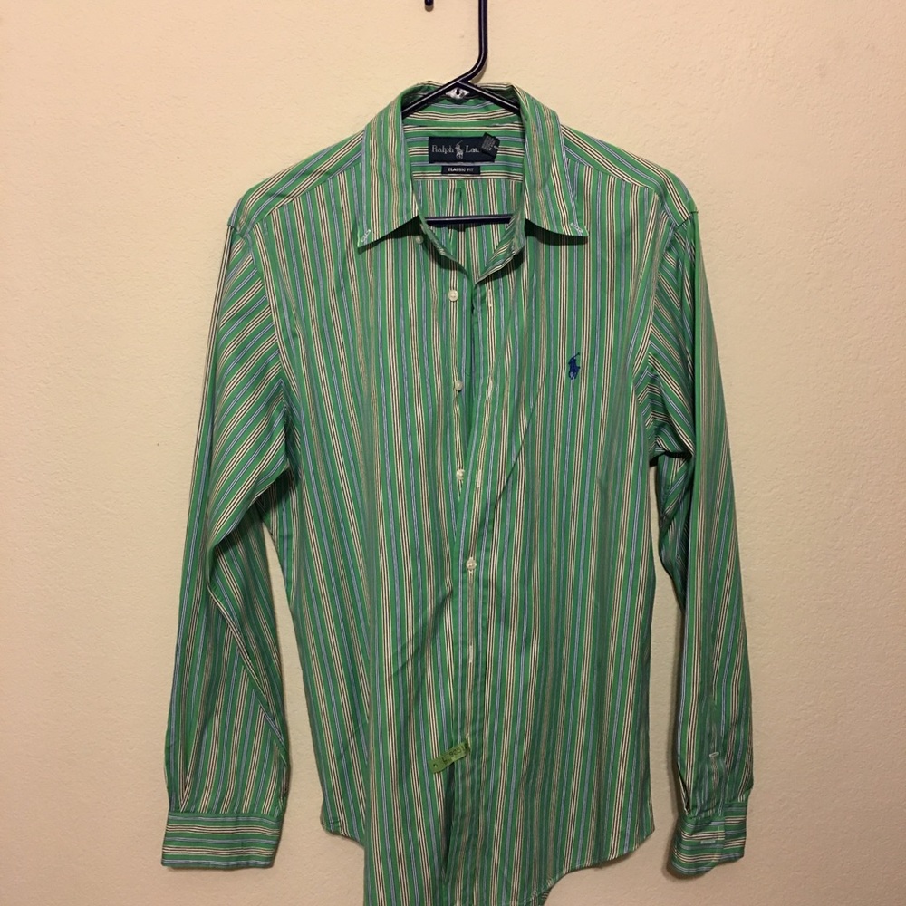 Ralph Lauren polo shirt for men size M.